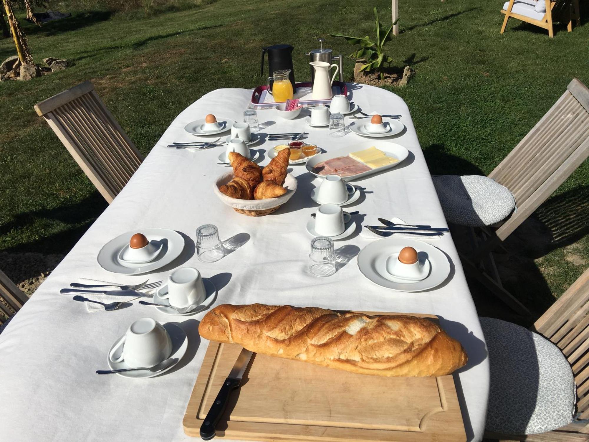 La Mirabelle Bed & Breakfast Saint-Pierre-de-Fursac Bagian luar foto